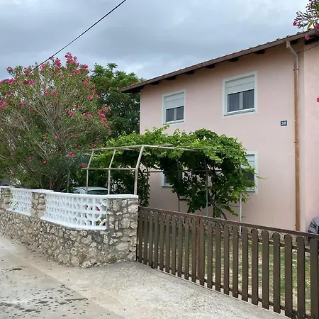 Beachside Apartman Nin